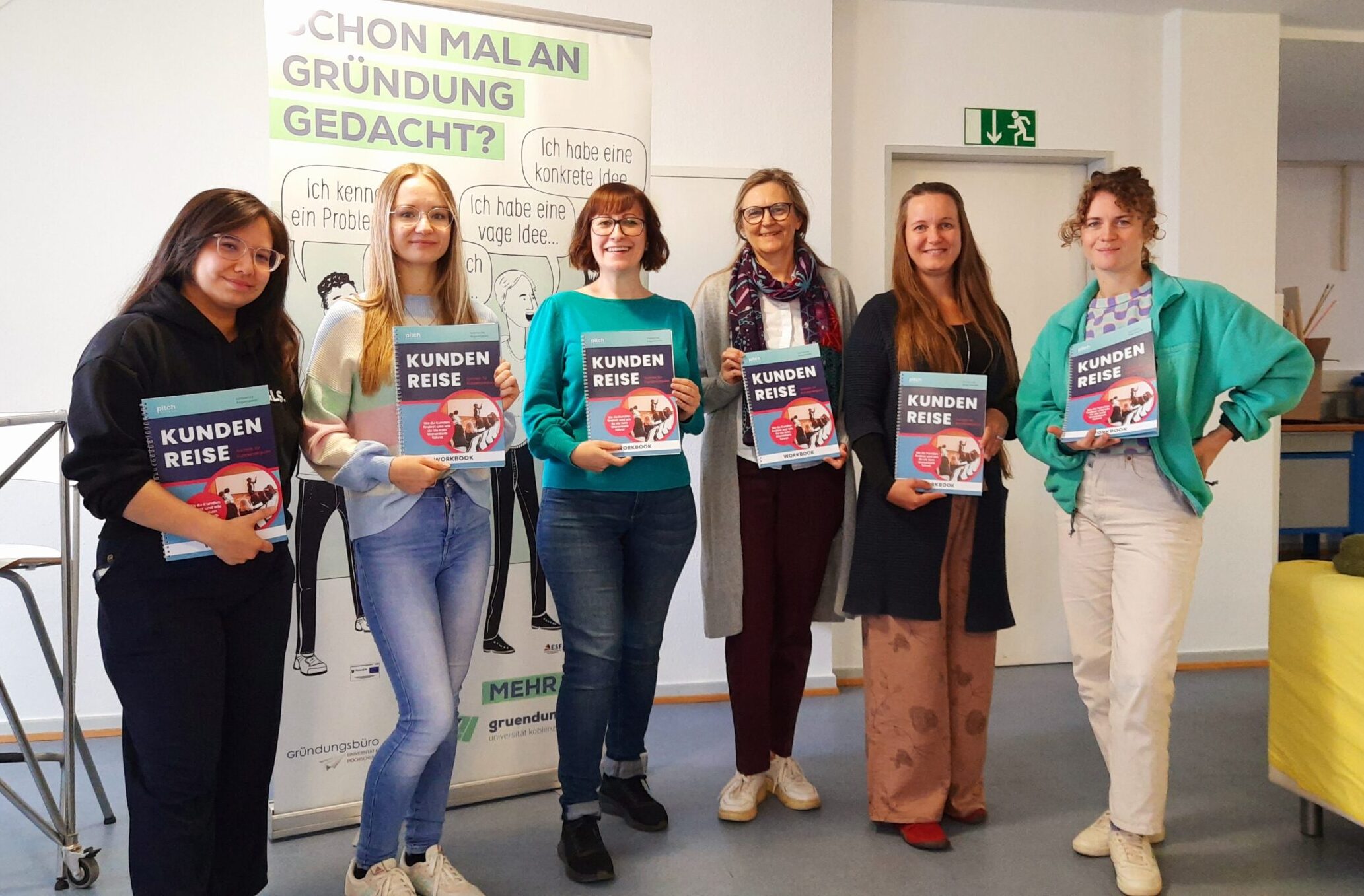 Foto der Teilnehmerinnen des Workshops Customer Journey im Rahmen des EXIST Women Programms in Koblenz 2025. 